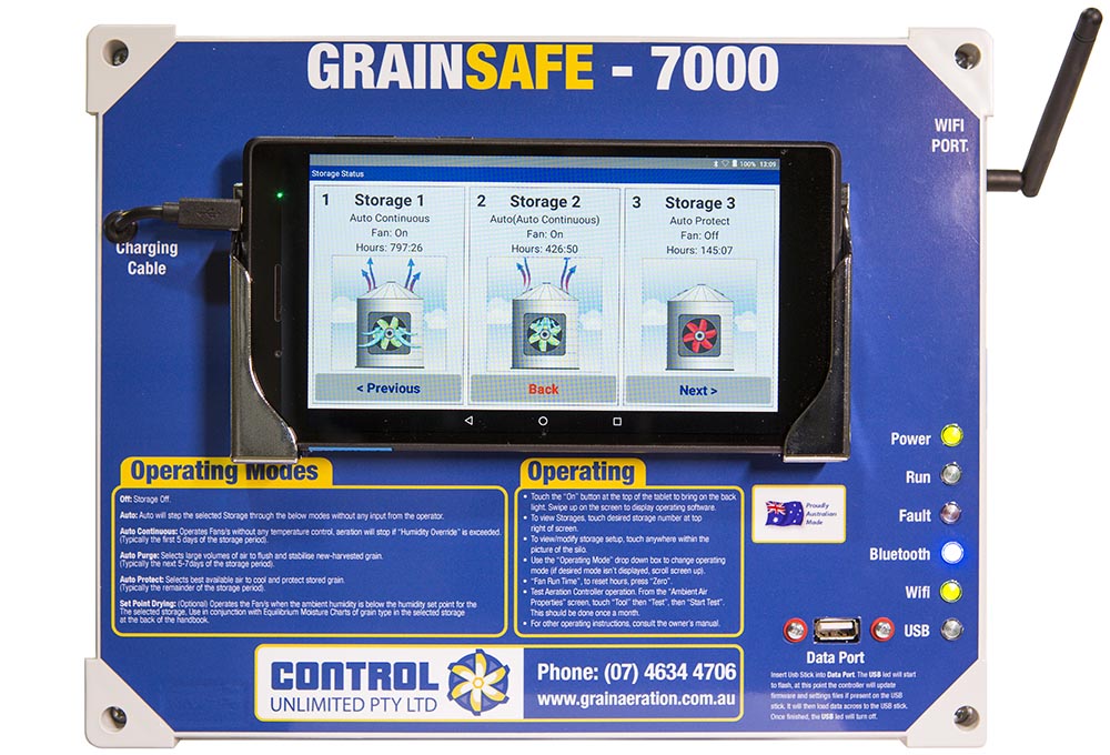 GrainSafe 7000 display showing grain storage fan options